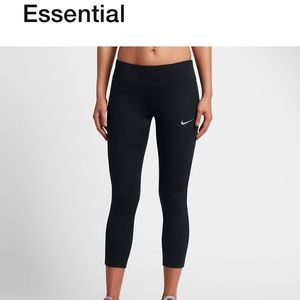 NWOT Nike Power Essential Running Crops, S